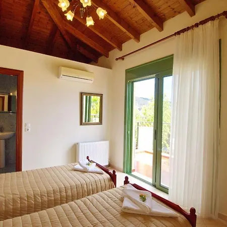 Kato Sleeps 6 Willa *