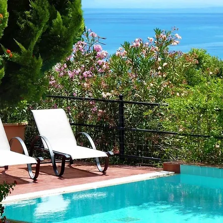 Willa Kato Sleeps 6