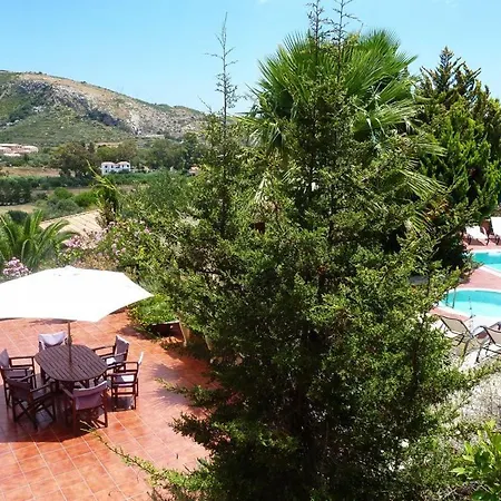 Kato Sleeps 6 * Kateleios