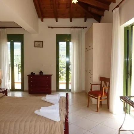 Kato Sleeps 6 * Kateleios